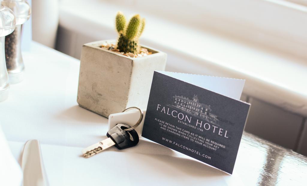 The Falcon Hotel バッド エクステリア 写真