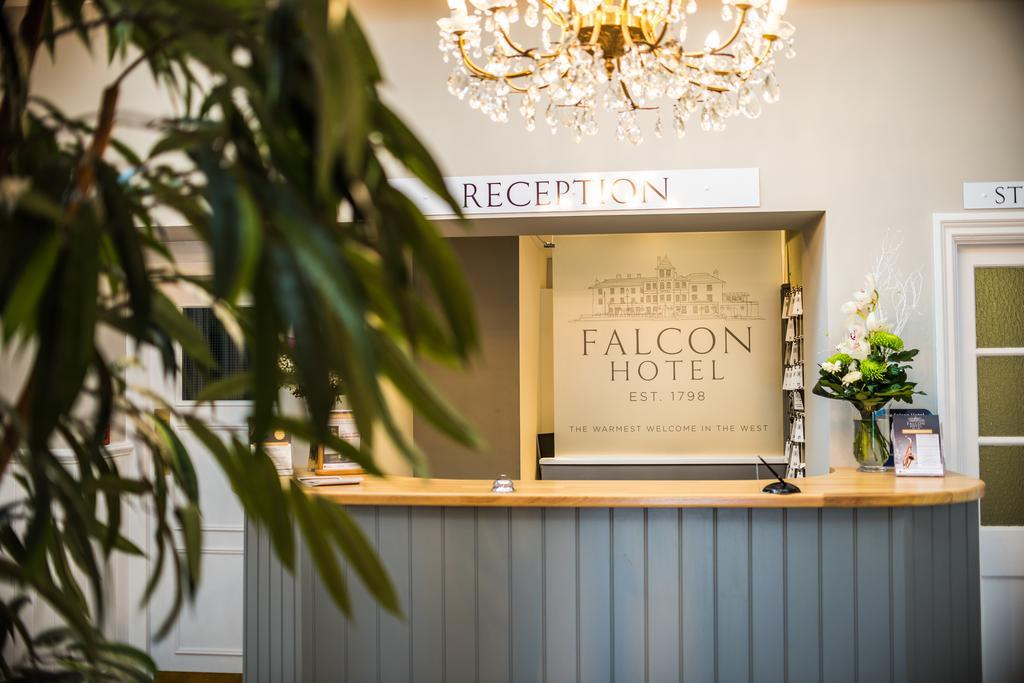 The Falcon Hotel バッド エクステリア 写真