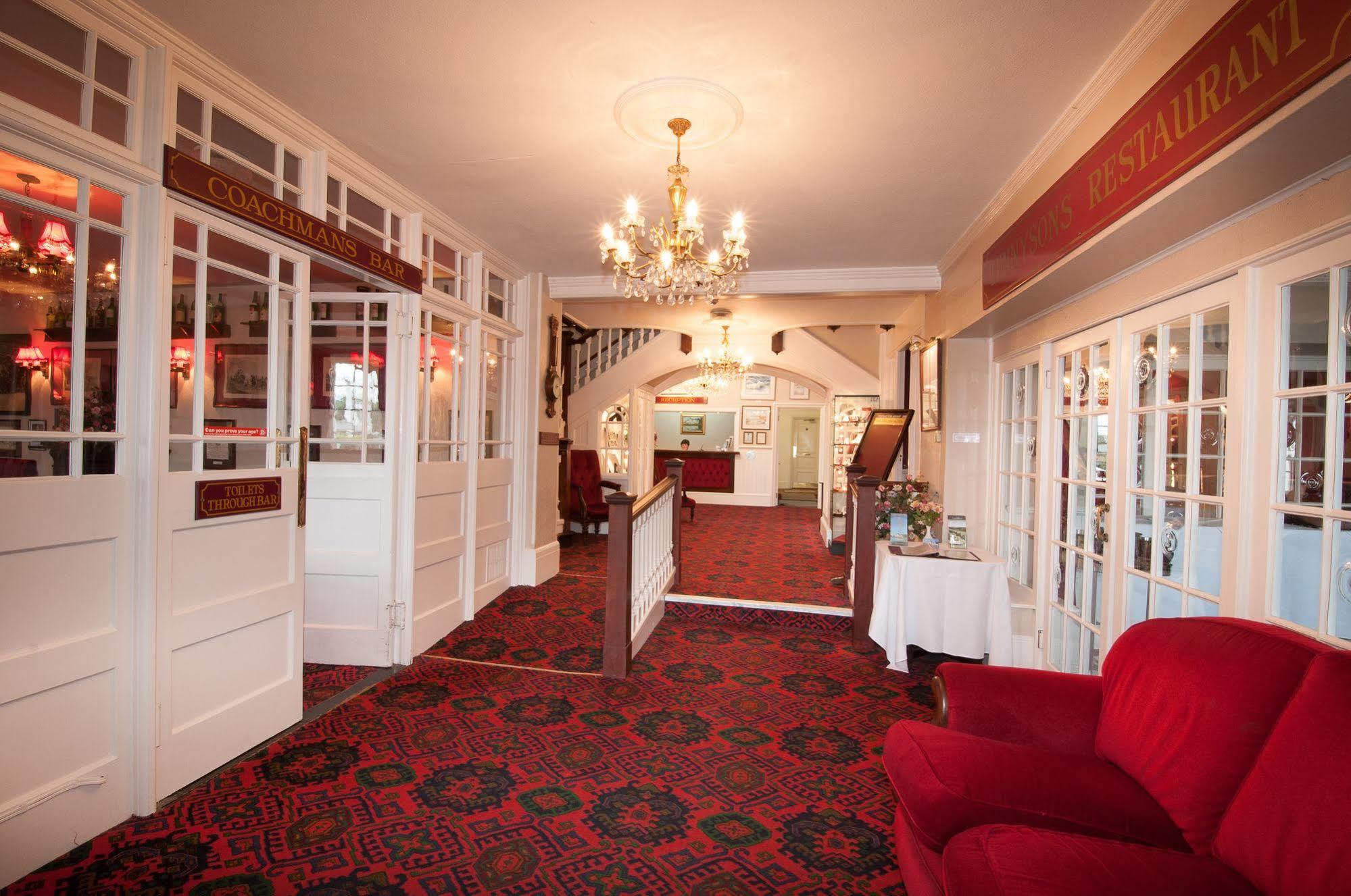 The Falcon Hotel バッド エクステリア 写真