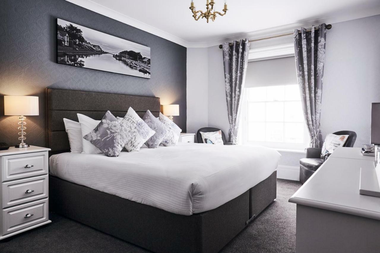The Falcon Hotel バッド エクステリア 写真