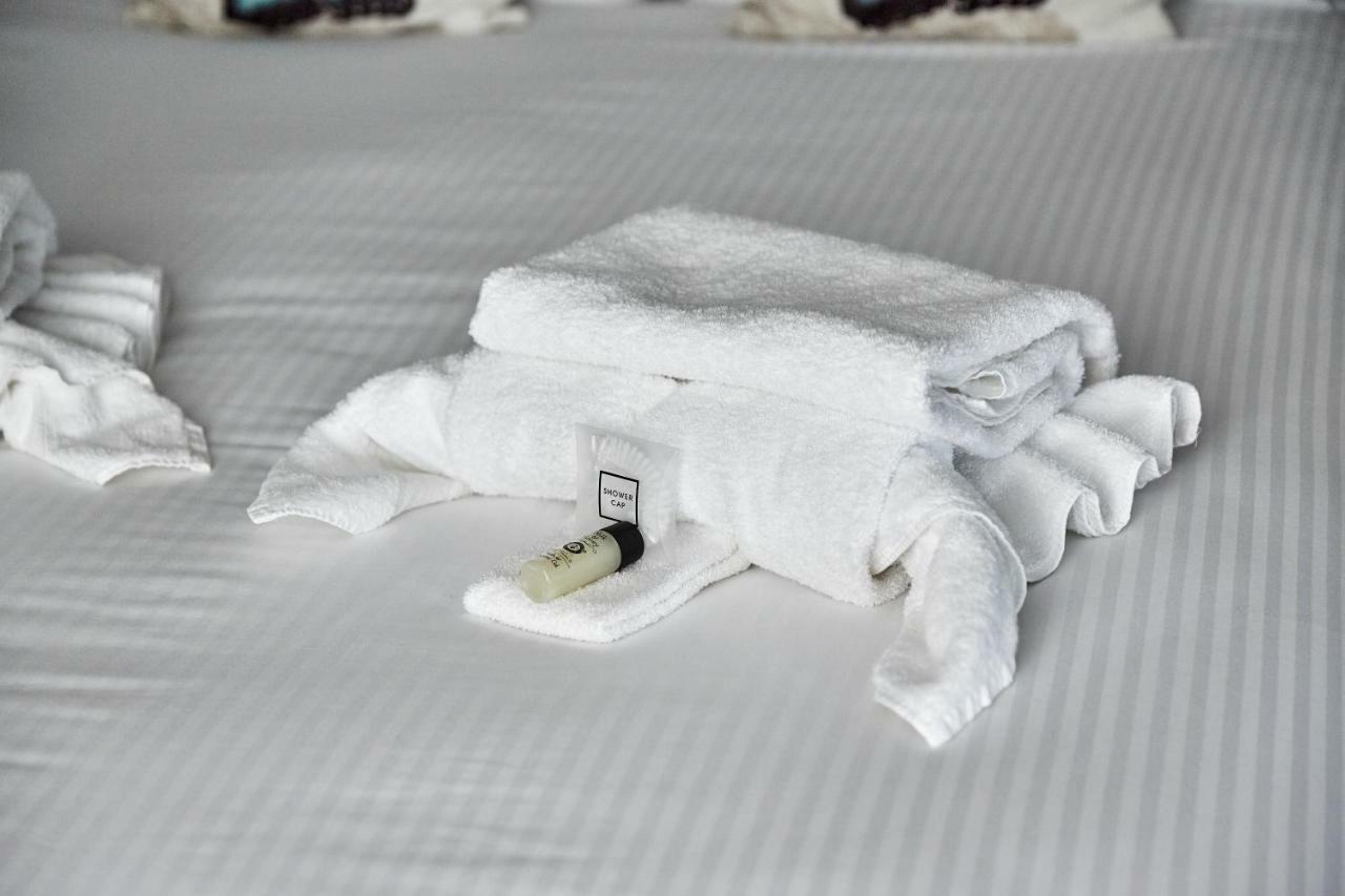 The Falcon Hotel バッド エクステリア 写真
